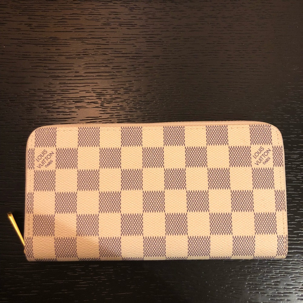 Louis Vuitton Damier Azur Zippy Wallet White